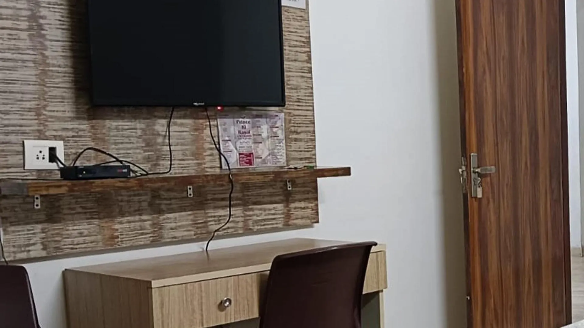 Hotel Starr Residancy 구르가온