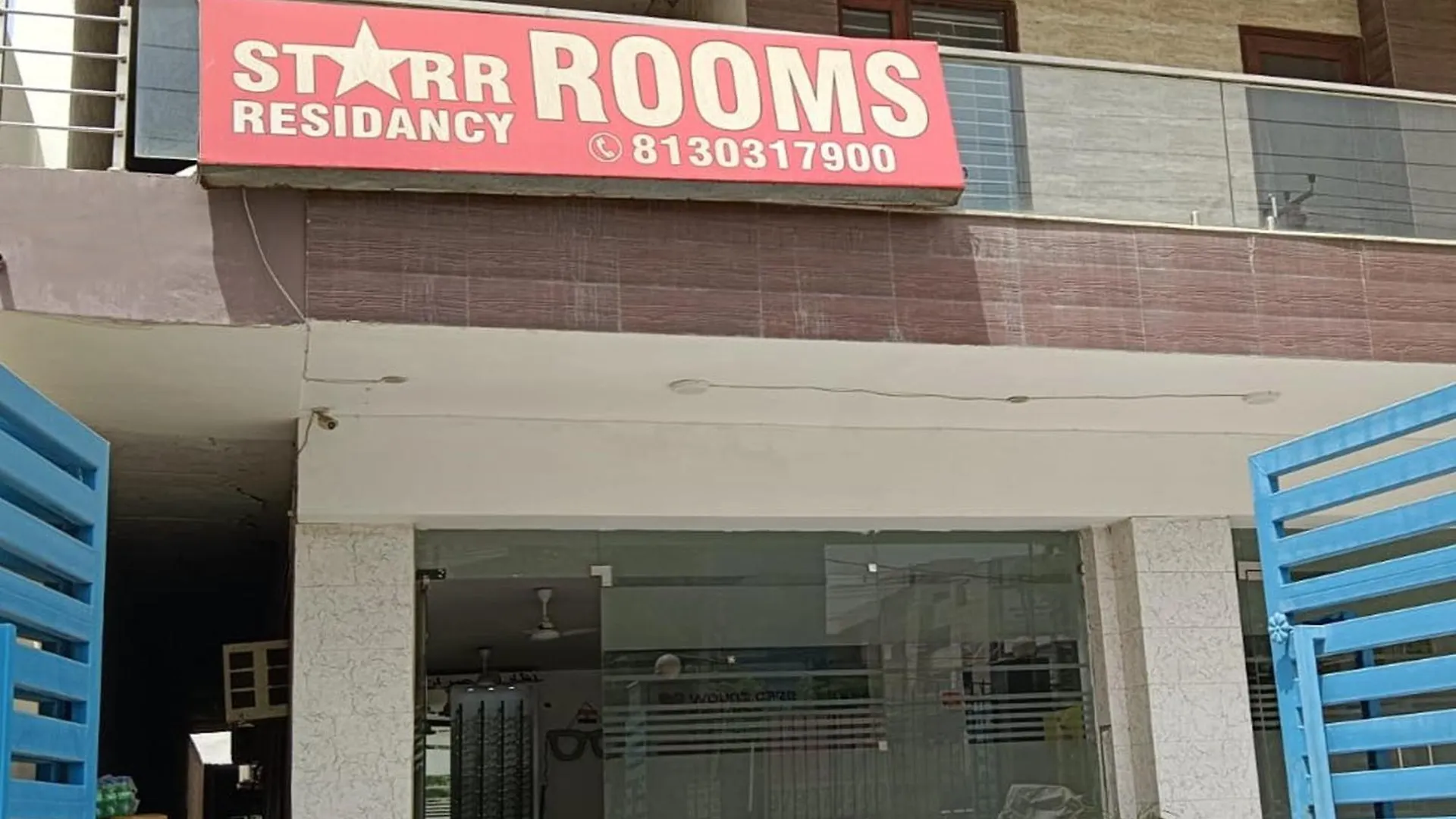 Hotel Starr Residancy 구르가온